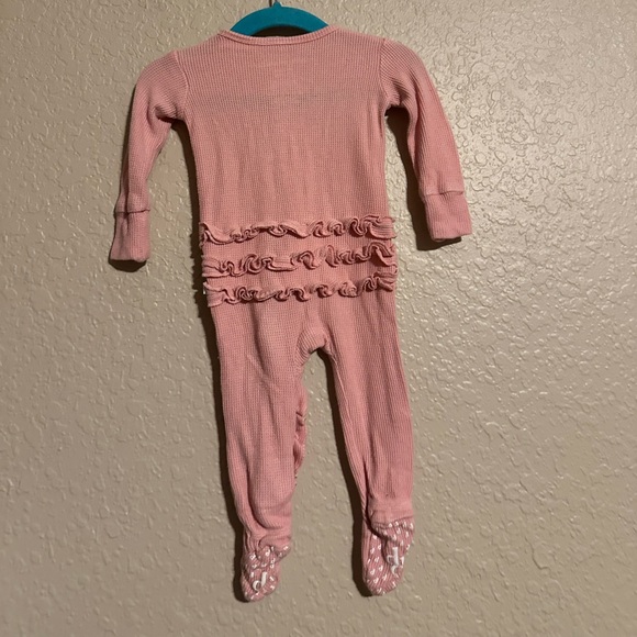 ❤️$10 FLASH SALE❤️Posh Peanut Viscose Bamboo Footie 3-6M - Picture 3 of 3
